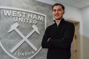 近两赛季被外租锻炼，西汉姆联官方：与21岁中场波茨续约至2029年